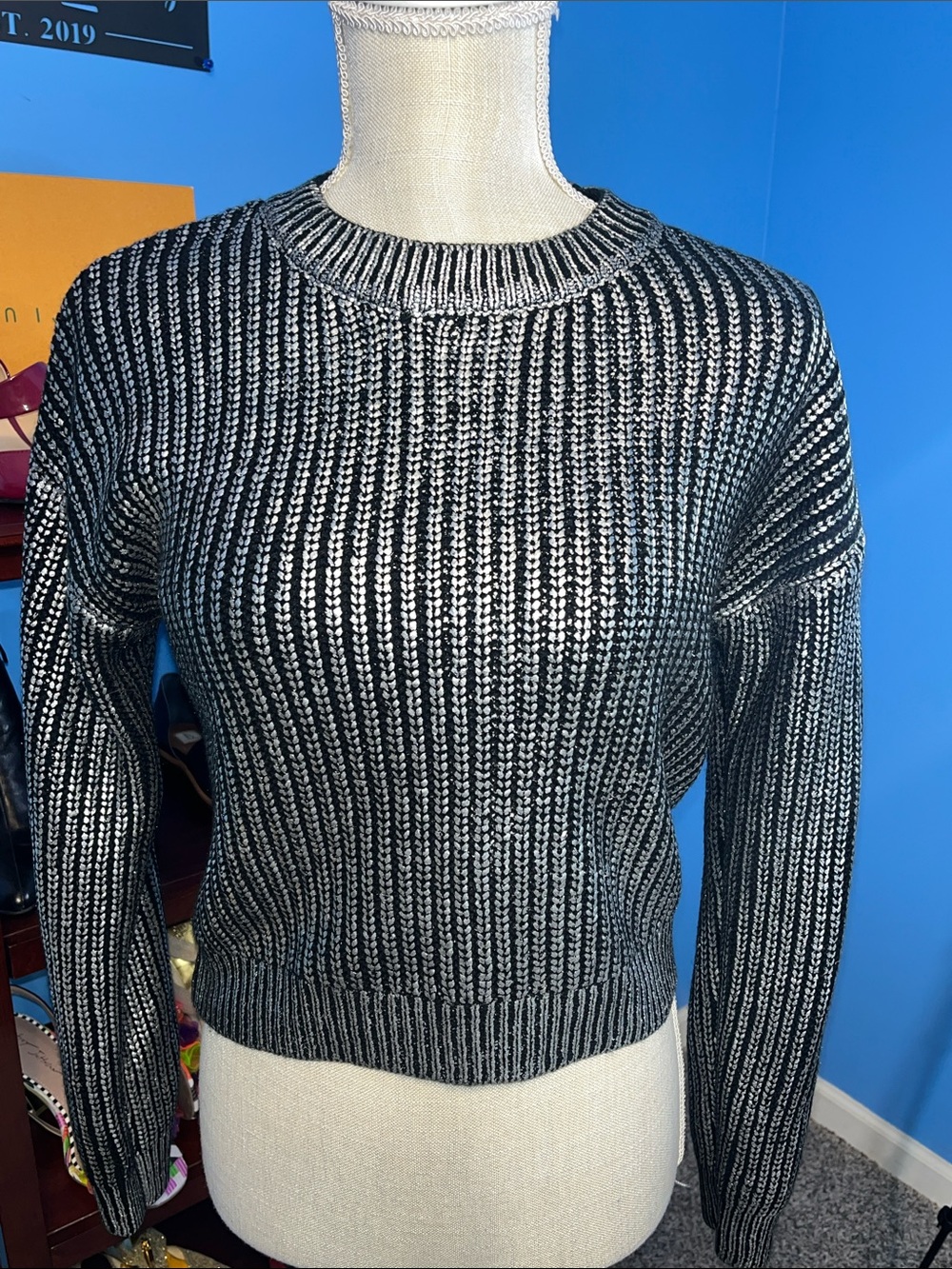 Madden Girl Metallic Silver Foil Ribbed Knit Cropped Sweater, Size S